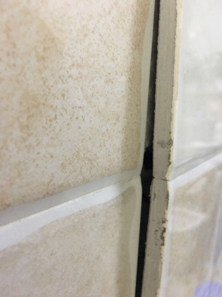 墙砖大面积空鼓会脱落吗(墙面的大块瓷砖空鼓的如何补救?) 墙砖大面积空鼓会脱落吗(墙面的大块瓷砖空鼓的如何补救?)