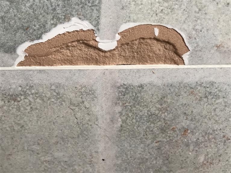 瓷砖贴了几年怎么会出现开裂(瓷砖贴好一年多了裂开了怎么办)