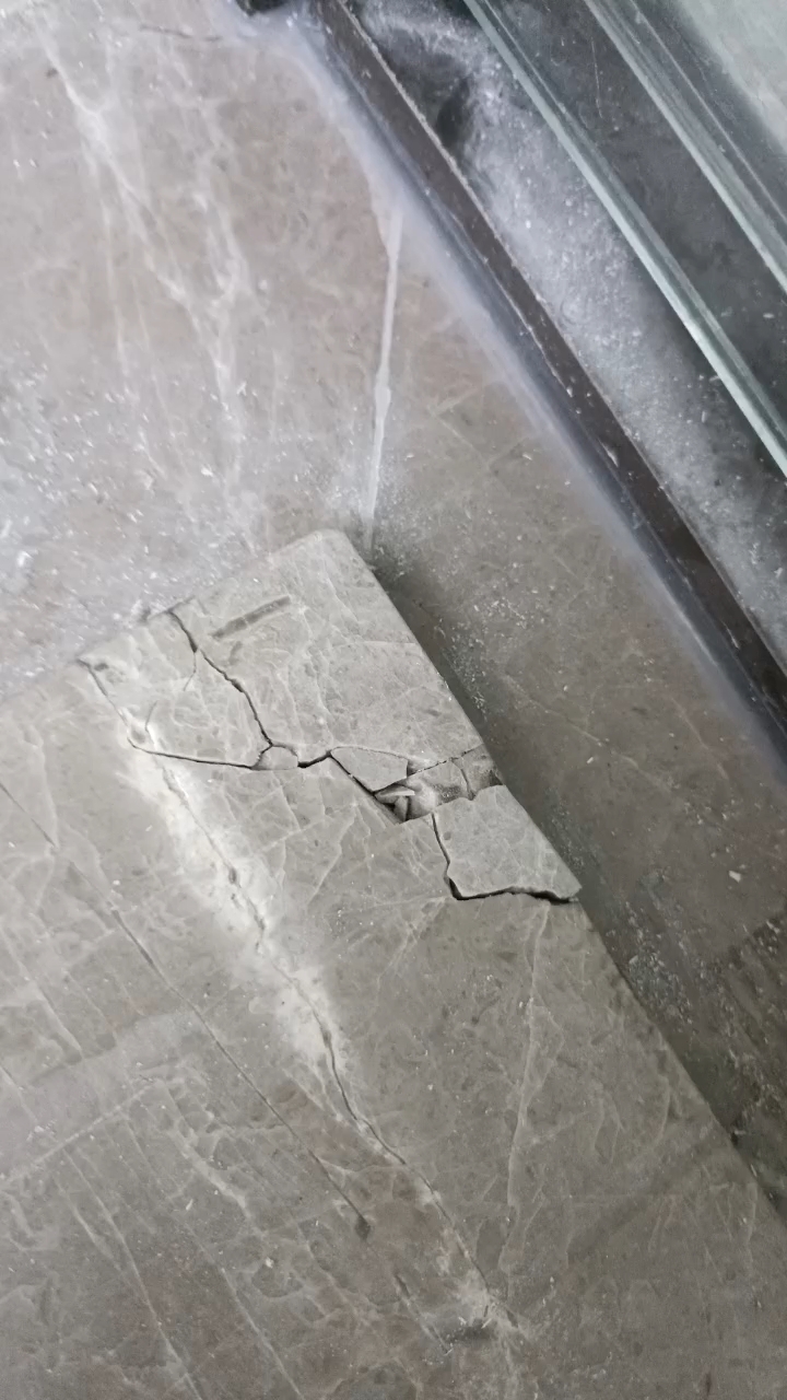 墙砖坏了一块怎么处理好看(墙砖坏了一块怎么处理好看视频)